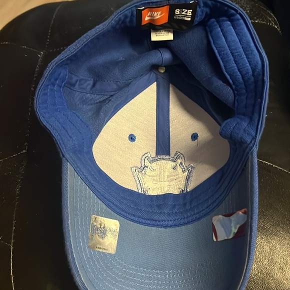 Nike Collegiate Baseball hat - Picture 2 of 4